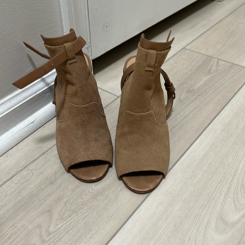 Joes Tan Size 7.5 open toe booties